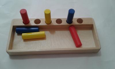 Сортер. Кольорові циліндри.