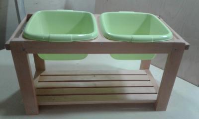 Столик з тазиками