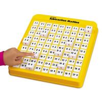 Математична дошка (віднімання) з прикладами