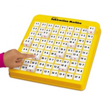 Математична дошка (віднімання) з прикладами